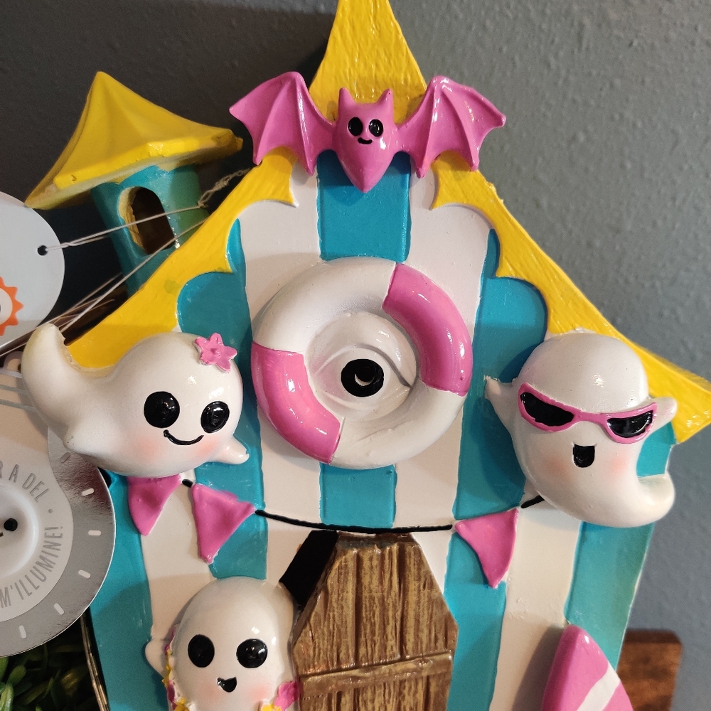 Light Up Ghost Beach House Summerween Halloween Decoration Haunted NWT New - Picture 3 of 12